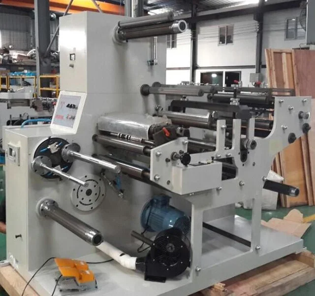 HSN-450B HSN-320B ТУРЕЛЬНАЯ ВЫСЕКАЛЬНО-БОБИНОРЕЗАЛЬНАЯ МАШИНА — изображение 1